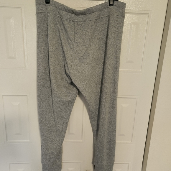 Calvin Klein - Picture 4 of 5